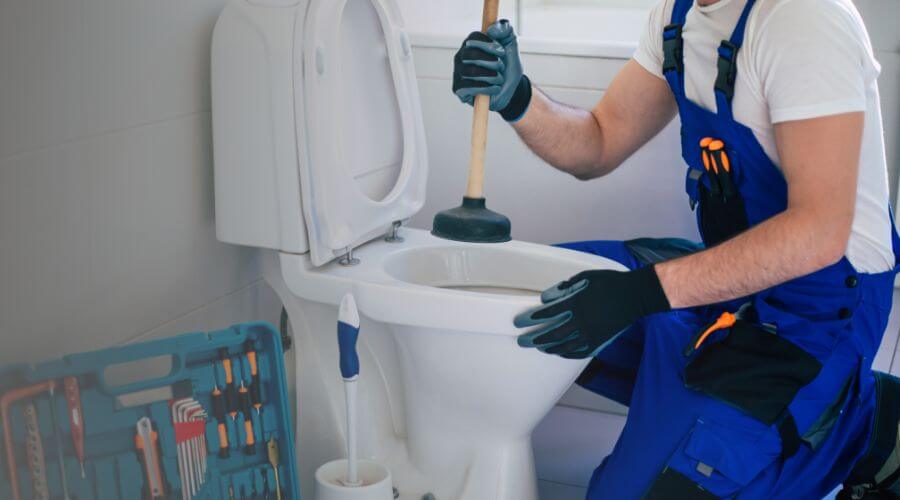 Expert burst pipe repair services in Cincinnati, IA